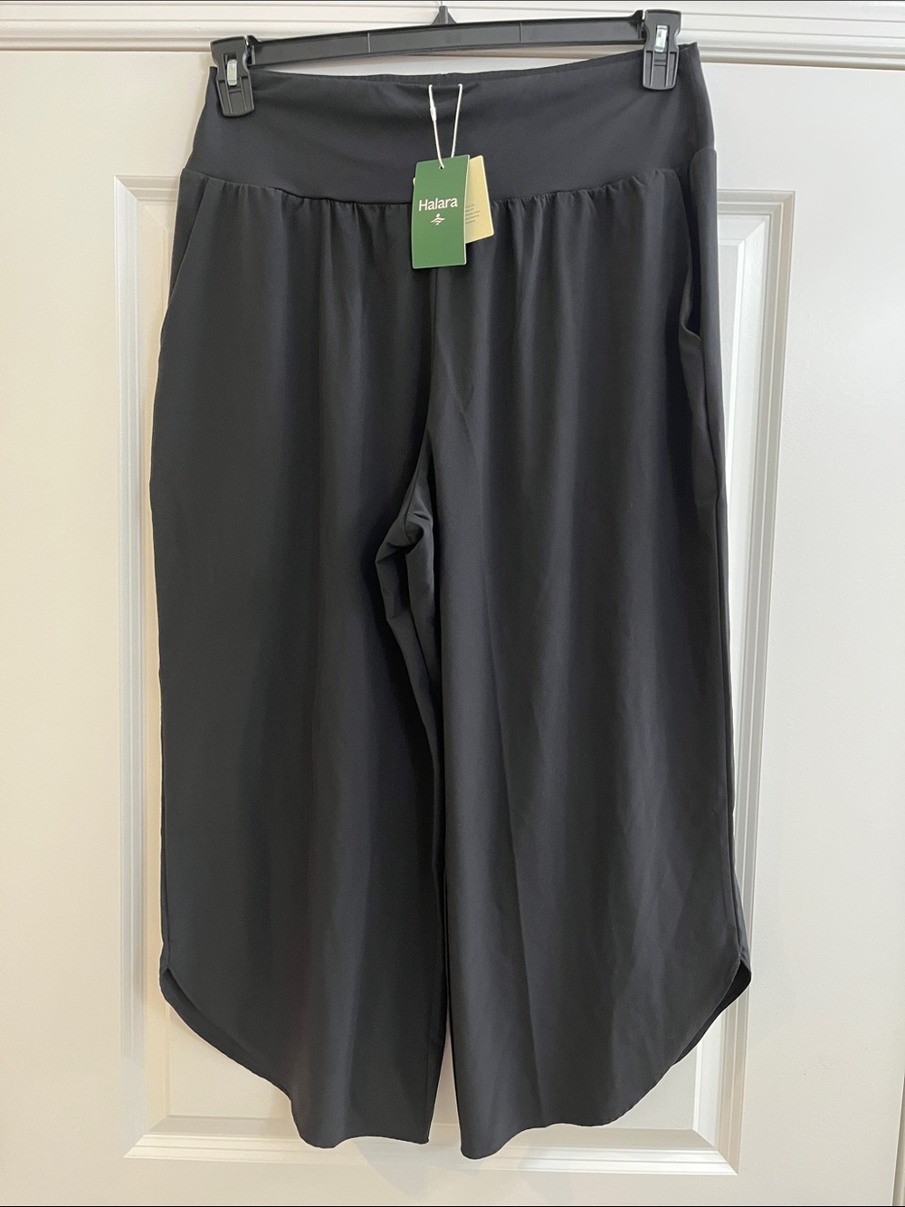 HALARA Wide Leg Cropped Pants in Dark Charcoal Gray
